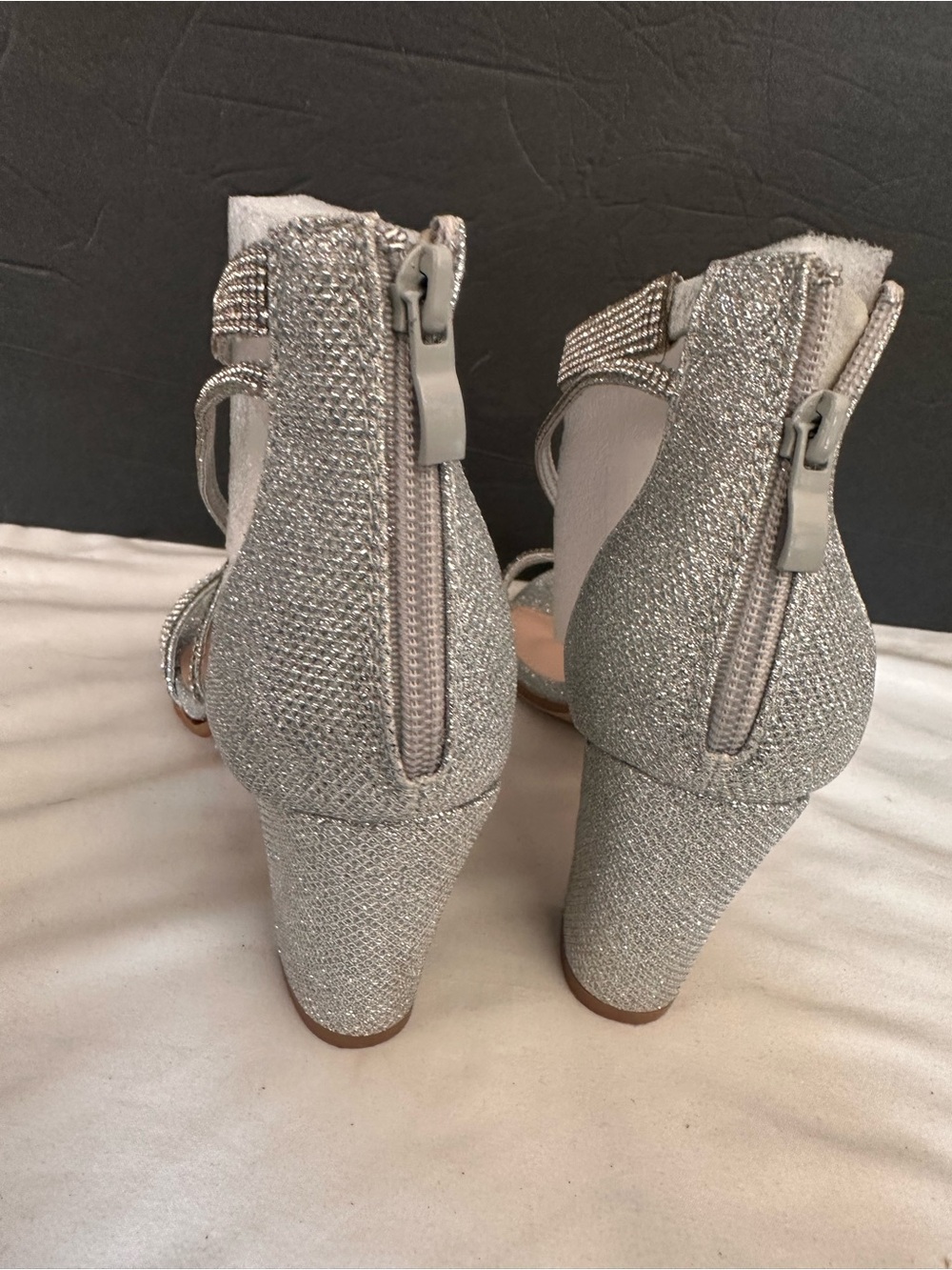 TOP Moda Silver Rhinestone Block Heel Sandals - Picture 4 of 6